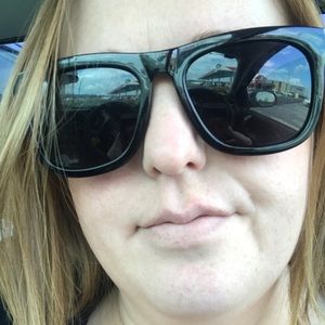 Meet your Posher, Lacie